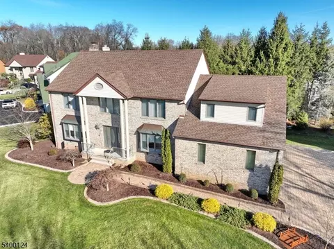 602 Mill Run, Paramus, NJ 07652 photo 2