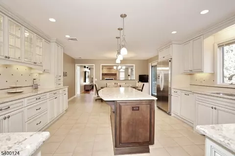 602 Mill Run, Paramus, NJ 07652 photo 22