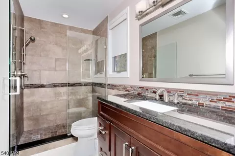 602 Mill Run, Paramus, NJ 07652 photo 35