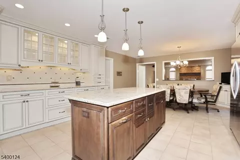 602 Mill Run, Paramus, NJ 07652 photo 21