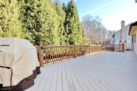 602 Mill Run, Paramus, NJ 07652 photo 36