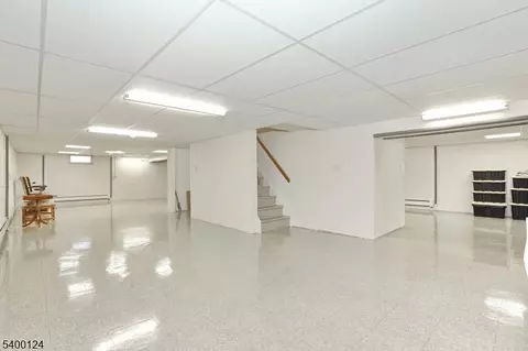 602 Mill Run, Paramus, NJ 07652 photo 39