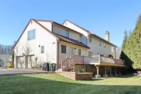 602 Mill Run, Paramus, NJ 07652 photo 38