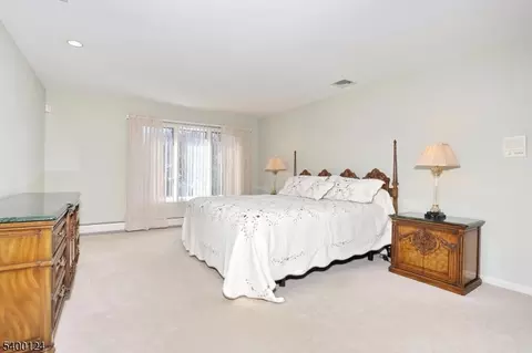 602 Mill Run, Paramus, NJ 07652 photo 25