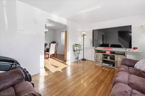 26 Taft St, Nutley, NJ 07110 photo 3