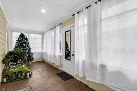 142 E 6th Ave, Roselle, NJ 07203 photo 4