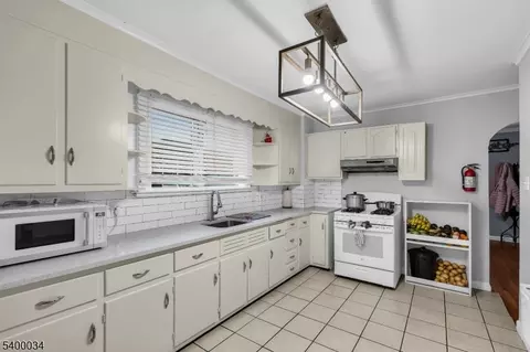 142 E 6th Ave, Roselle, NJ 07203 photo 13