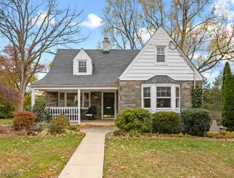 70 Highland Ave, Midland Park, NJ 07432