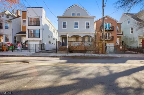 32 Fabyan Pl, Newark, NJ 07108