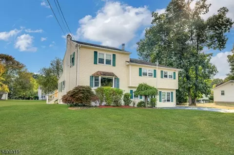 19 Indian Ln, Hackettstown, NJ 07840