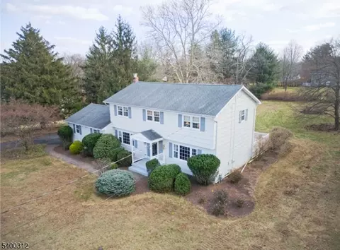 37 Samuel Dr, Flemington, NJ 08822
