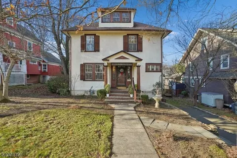 4 Fairwood Rd, Madison, NJ 07940