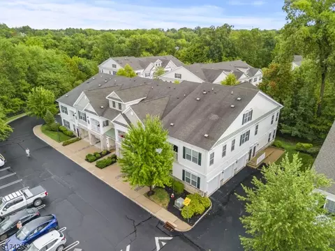 709 Brook Hollow Dr #709, Whippany, NJ 07981