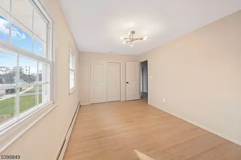 7 Weiss Dr, Middlesex, NJ 08846 photo 16