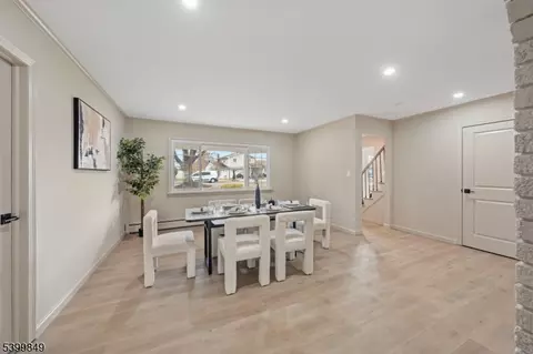 7 Weiss Dr, Middlesex, NJ 08846 photo 6