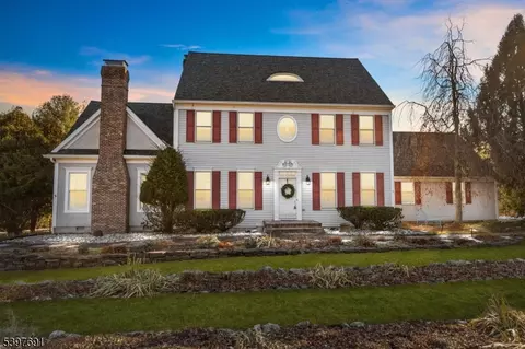 38 Larsen Rd, Ringoes, NJ 08551