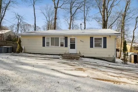 206 Brooklyn Mountain Rd, Hopatcong, NJ 07843