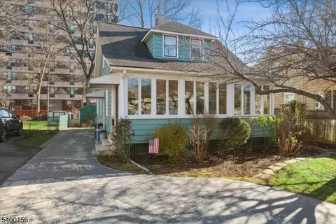 20 Camman Pl, Somerville, NJ 08876