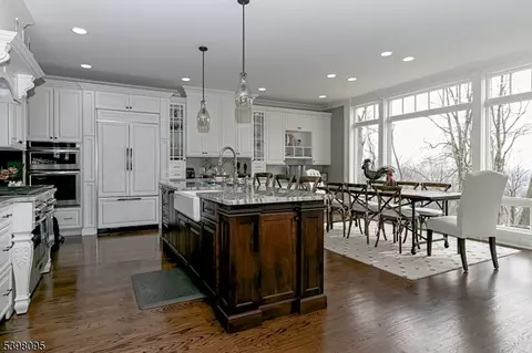 Kitchen - 1 Juniper Pointe Trl, Green Brook, NJ 08812 photo 2 of 10