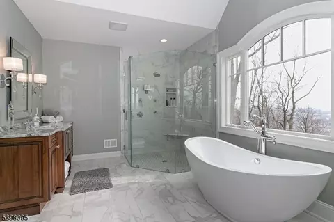Bath - 1 Juniper Pointe Trl, Green Brook, NJ 08812 photo 1 of 5