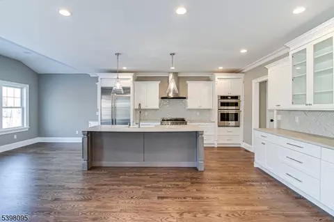 Kitchen - 1 Juniper Pointe Trl, Green Brook, NJ 08812 photo 4 of 10