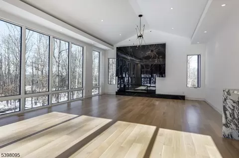 Living - 1 Juniper Pointe Trl, Green Brook, NJ 08812 photo 3 of 6