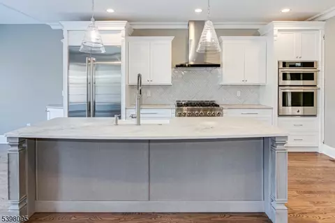 Kitchen - 1 Juniper Pointe Trl, Green Brook, NJ 08812 photo 5 of 10