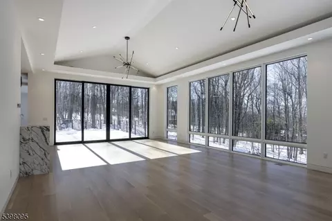 Living - 1 Juniper Pointe Trl, Green Brook, NJ 08812 photo 2 of 6