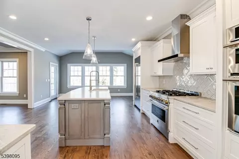 Kitchen - 1 Juniper Pointe Trl, Green Brook, NJ 08812 photo 10 of 10