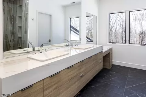 Bath - 1 Juniper Pointe Trl, Green Brook, NJ 08812 photo 3 of 5