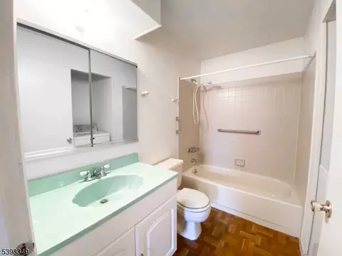 33 Foxhall # B, Middlesex, NJ 08846 photo 9