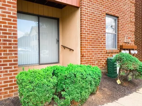 33 Foxhall # B, Middlesex, NJ 08846 photo 2