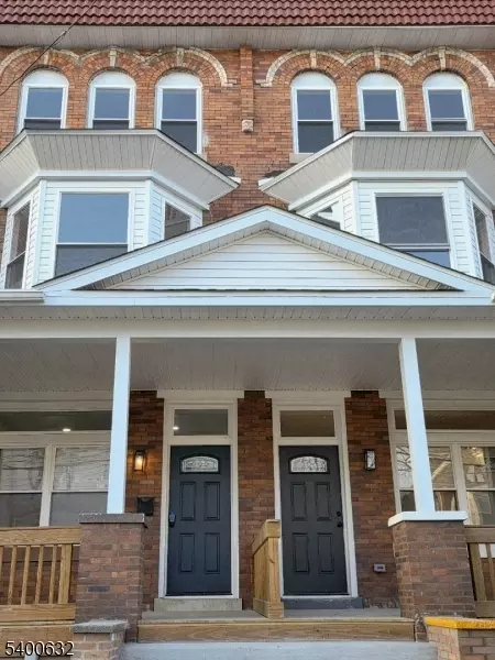 35 Colonial Ave, Trenton, NJ 08618