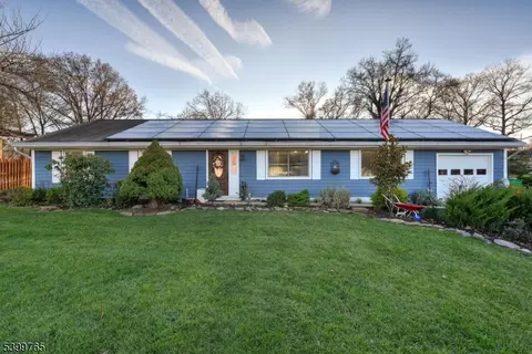 88 Stratton St S, Piscataway, NJ 08854