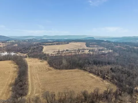 28 Serepta Rd, Columbia, NJ 07832