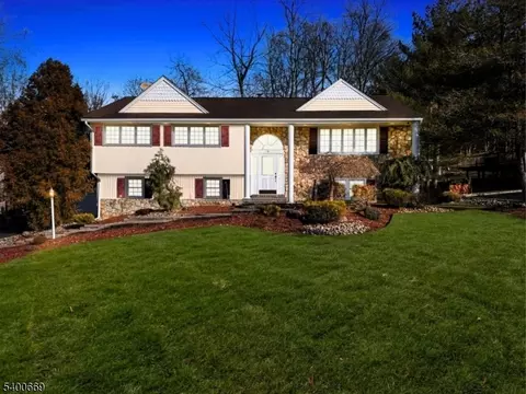 16 Gressinger Rd, Wayne, NJ 07470 photo 3