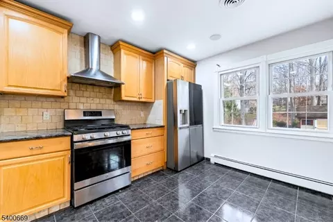 16 Gressinger Rd, Wayne, NJ 07470 photo 14