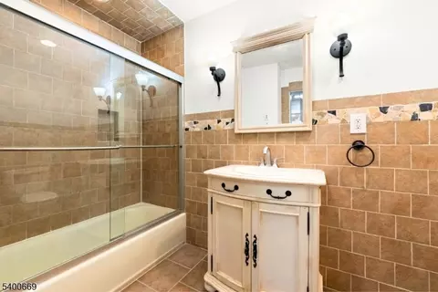 16 Gressinger Rd, Wayne, NJ 07470 photo 16