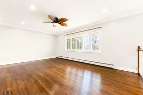 16 Gressinger Rd, Wayne, NJ 07470 photo 5