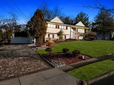 16 Gressinger Rd, Wayne, NJ 07470 photo 4