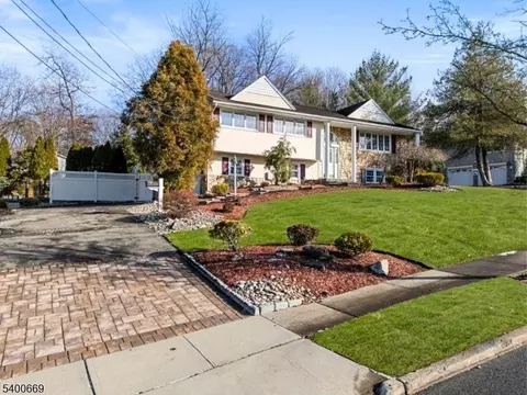 16 Gressinger Rd, Wayne, NJ 07470 photo 2