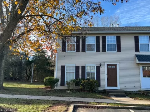 107 Prestbury Ln, Somerset, NJ 08873