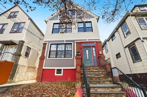 277 Van Nostrand Ave, Jersey City, NJ 07305