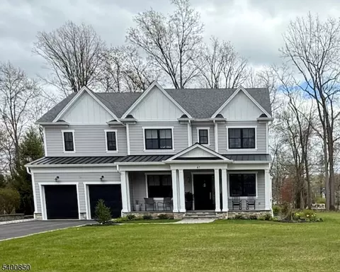 41 Kline Pl, Berkeley Heights, NJ 07922