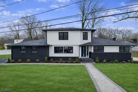 860 Lakeside Dr, Rahway, NJ 07065