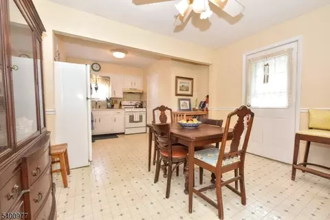 72 Burnside Pl, Haskell, NJ 07420 photo 9