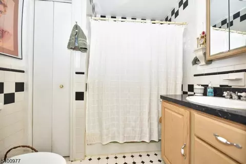 72 Burnside Pl, Haskell, NJ 07420 photo 17