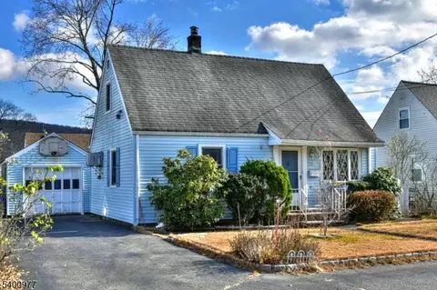 72 Burnside Pl, Haskell, NJ 07420