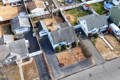 72 Burnside Pl, Haskell, NJ 07420 photo 4