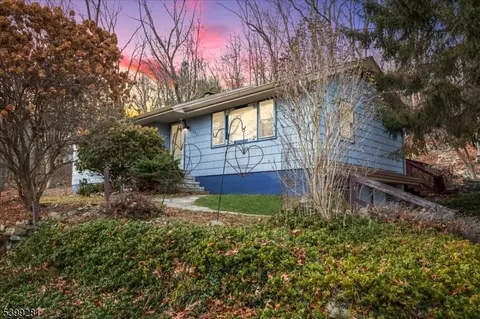 442 Little Brook Rd, Glen Gardner, NJ 08826